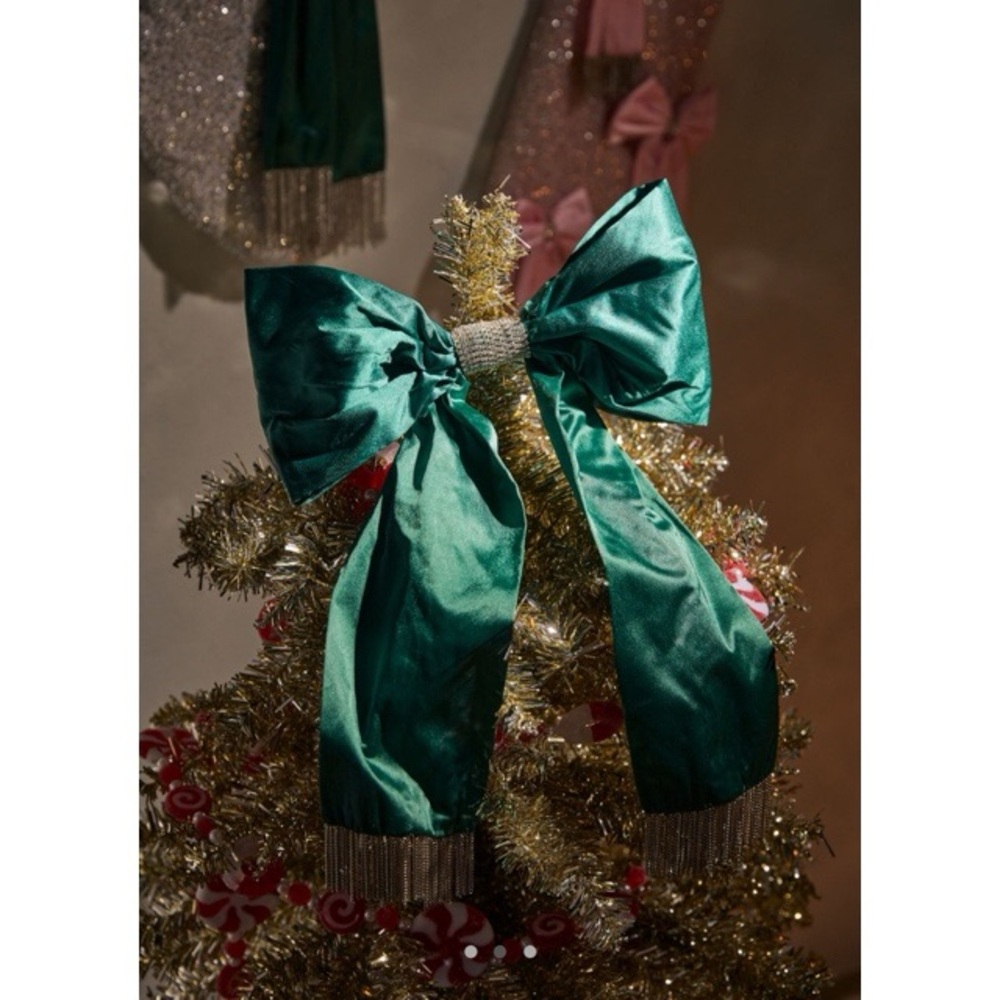 Urban Outfitters- Bonnie Bow Tree Topper